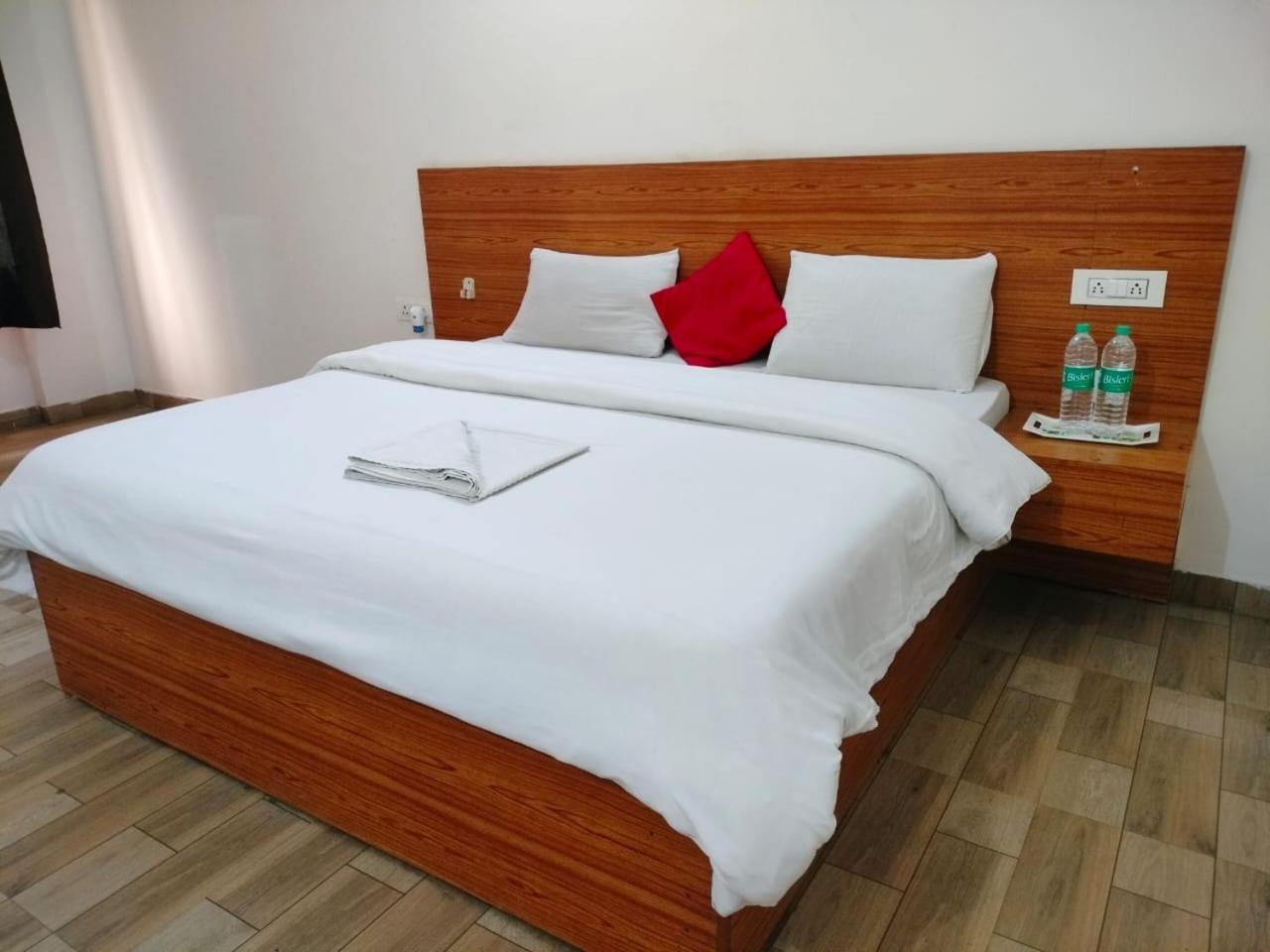 The Rejoice Hotel & Guesthouse Greater Noida Exterior photo